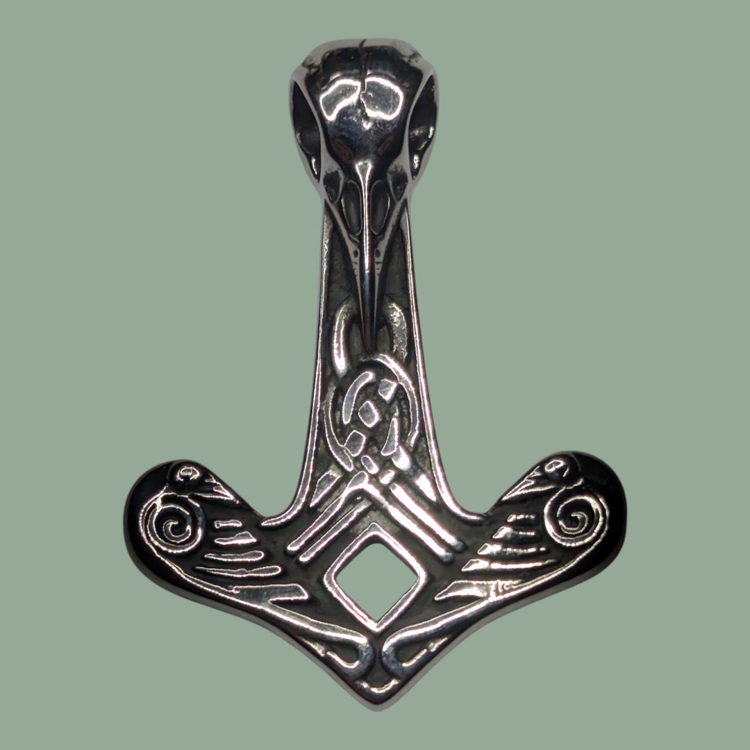 Thors Hammer (Mjölnir) mit Rabenschädel-Design