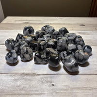 Schneeflocken-Obsidian – Der Stein der Klarheit und Selbstreflexion