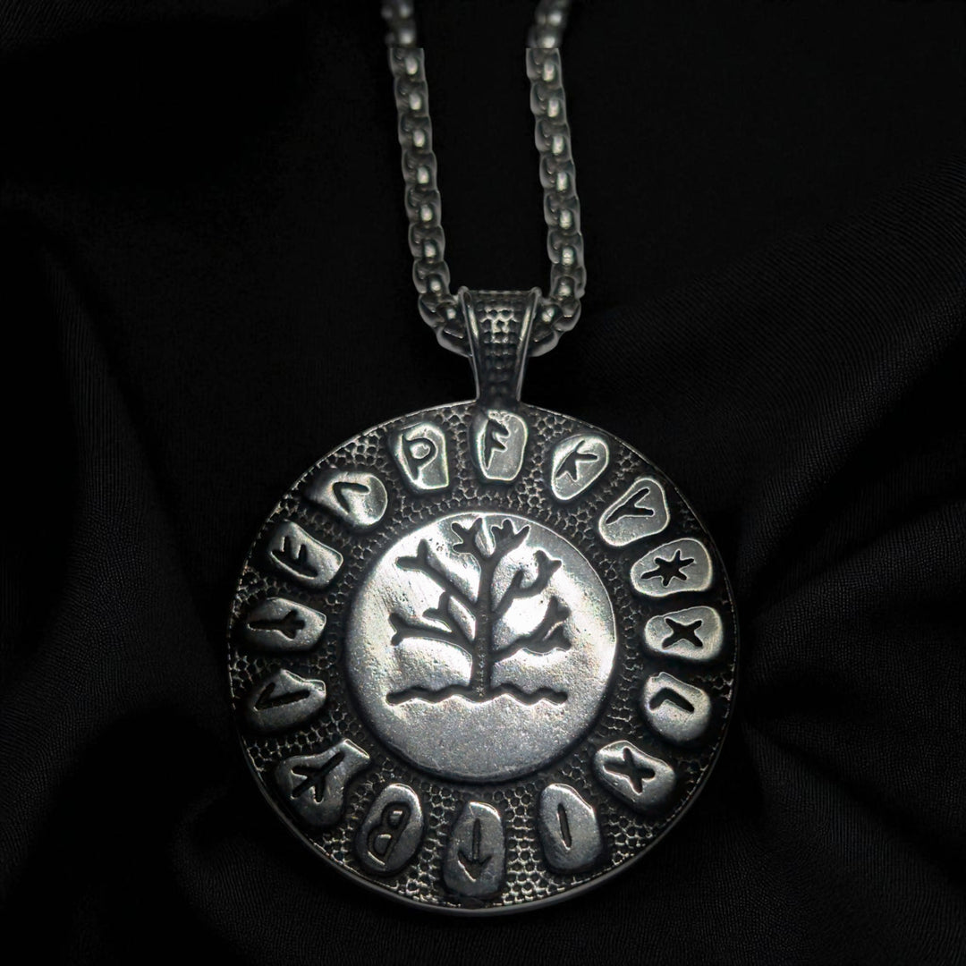 Runenkreis mit Lebensbaum ( Yggdrasil )