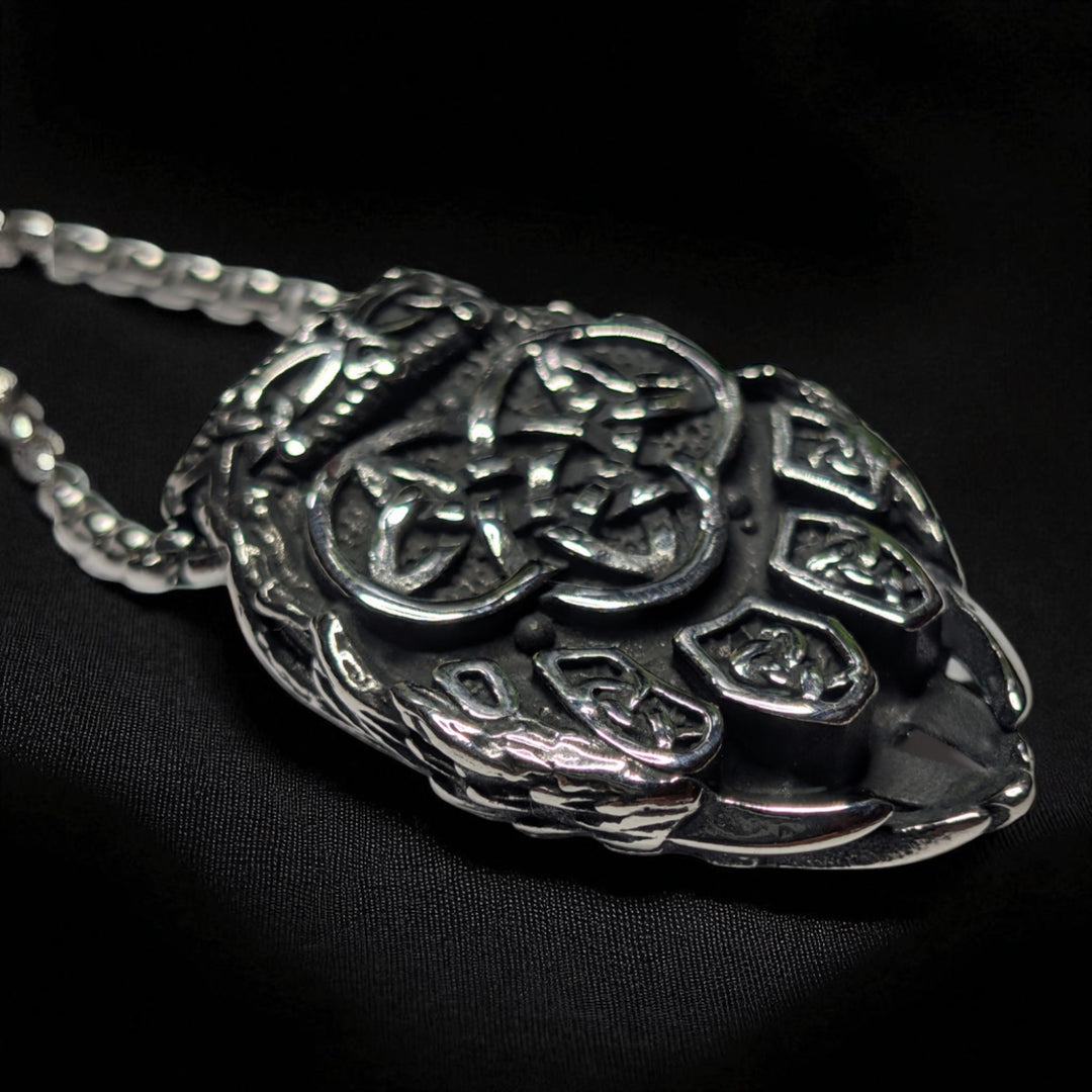 Bärentatze mit Valknut