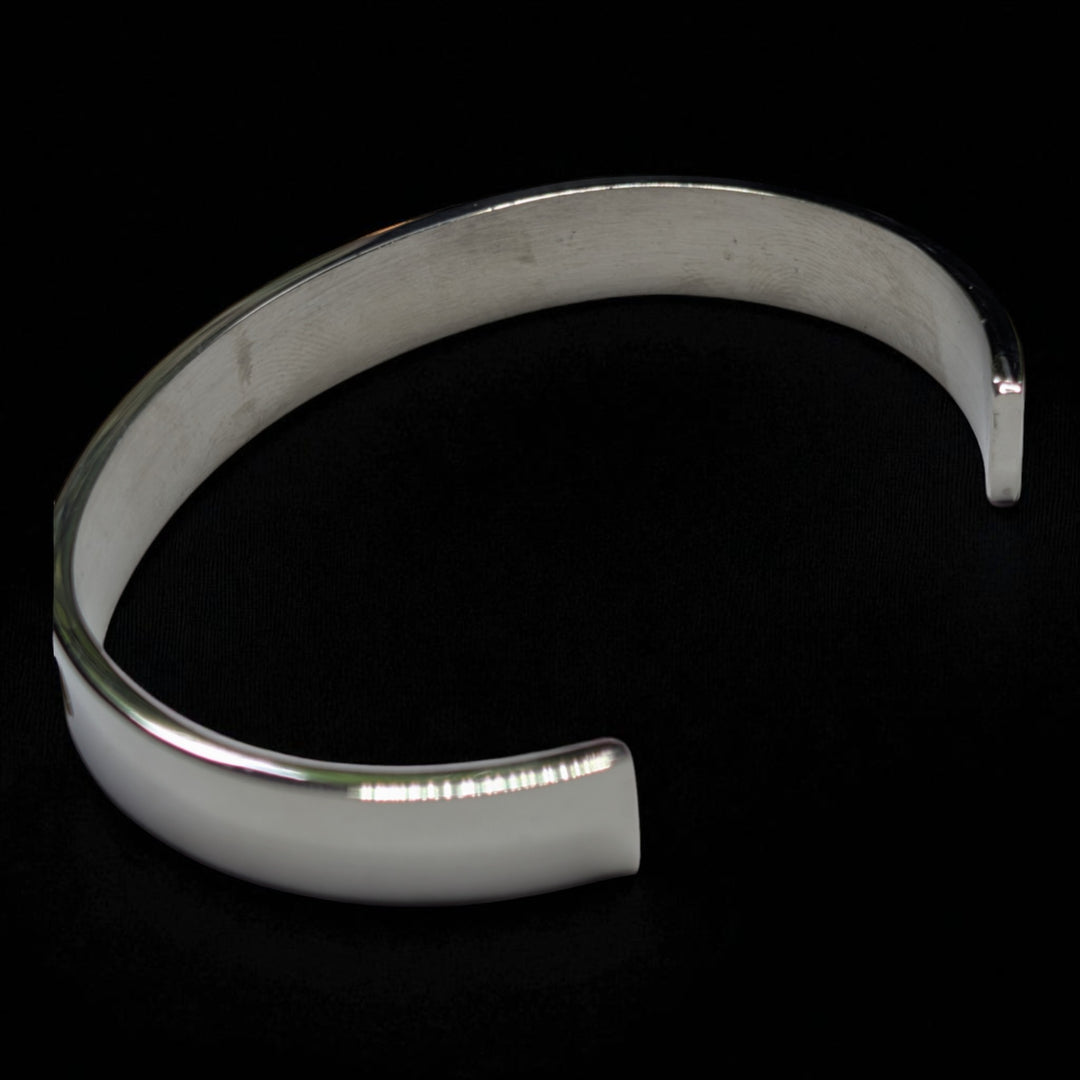Edelstahl Armreif – Eleganz in Schlichtem Design