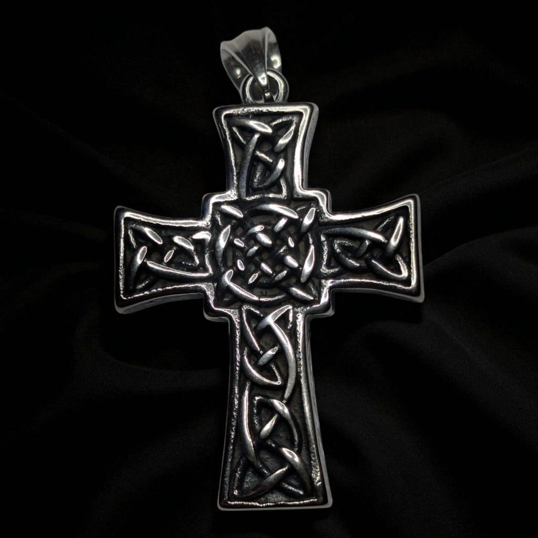 Keltisches Kreuz mit blauem Howlit
