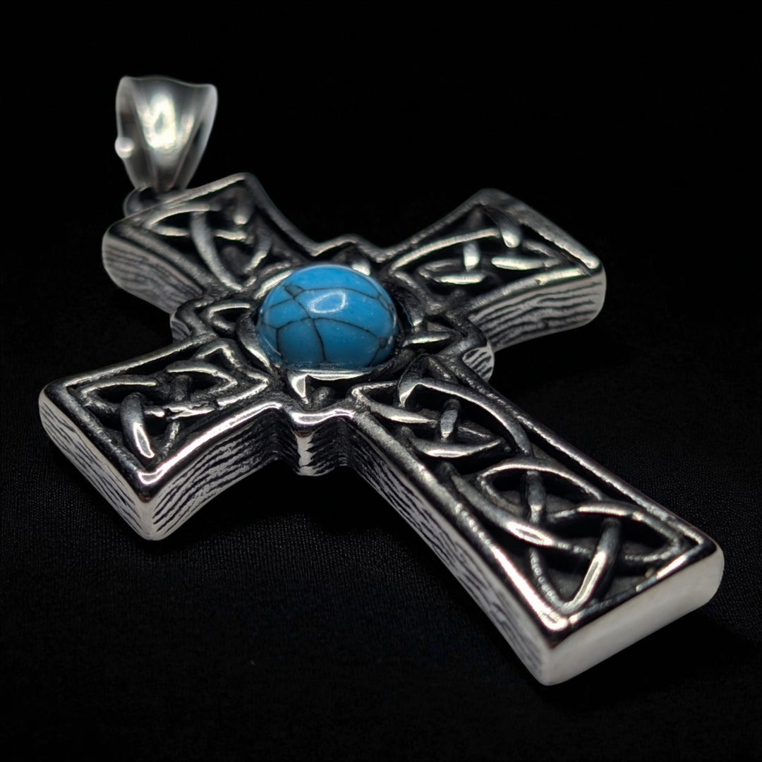 Keltisches Kreuz mit blauem Howlit