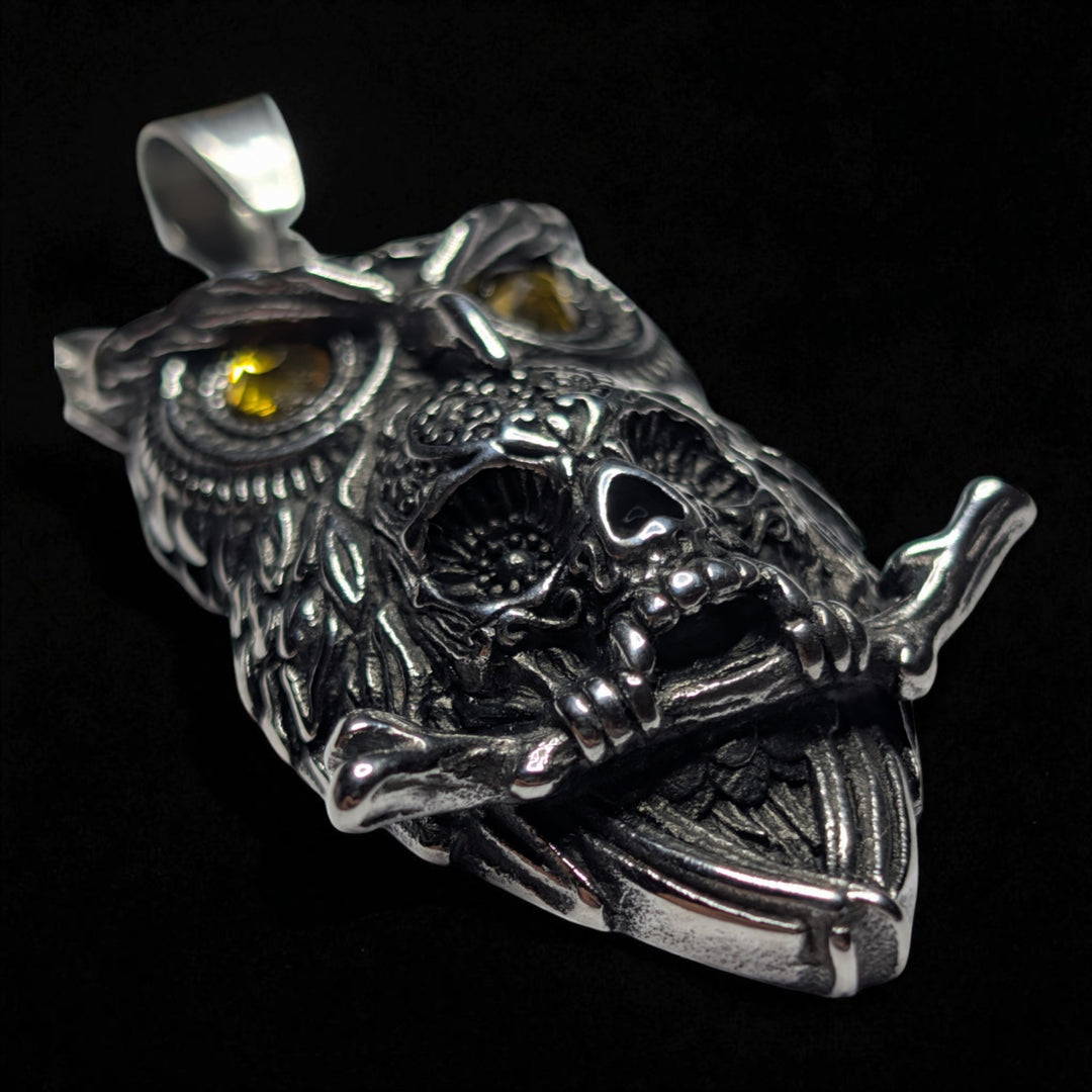 Eule mit Totenkopf