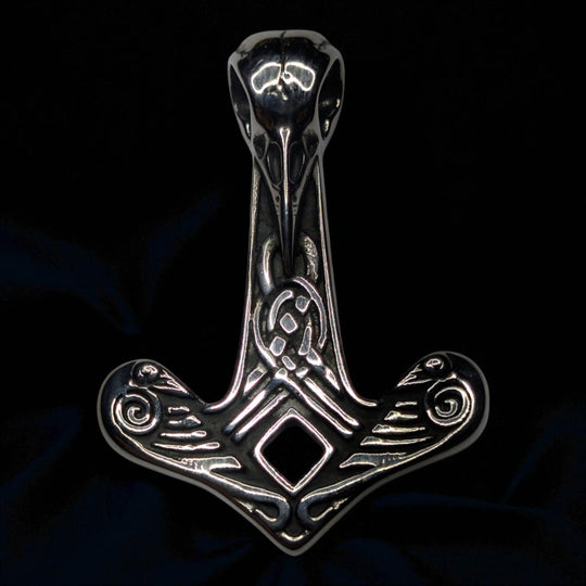 Thors Hammer (Mjölnir) mit Rabenschädel-Design