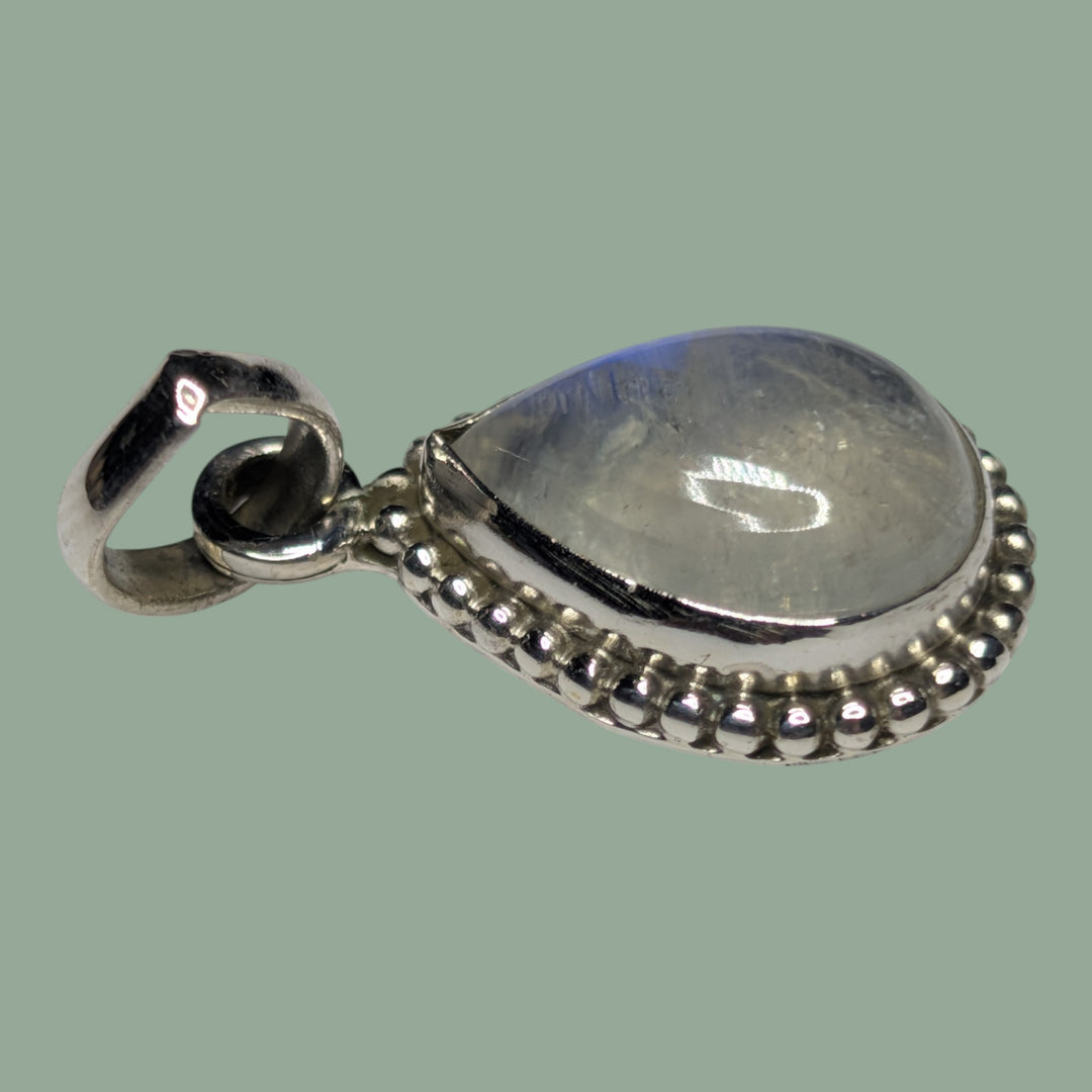 Mondstein Tropfenform