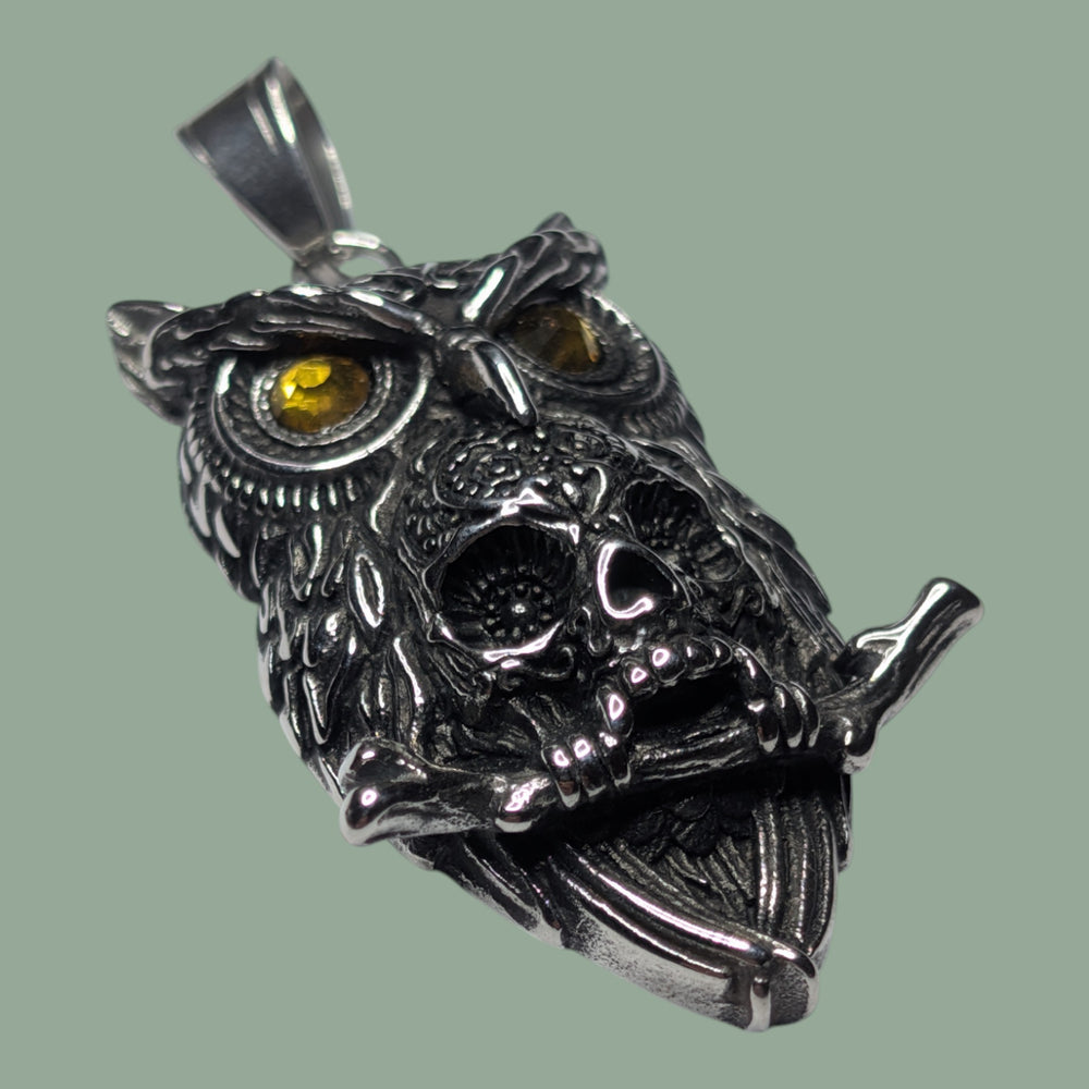 Eule mit Totenkopf