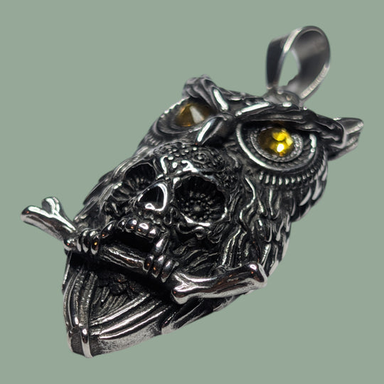 Eule mit Totenkopf
