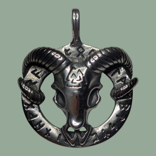 Widderschädel auf Runenkreis