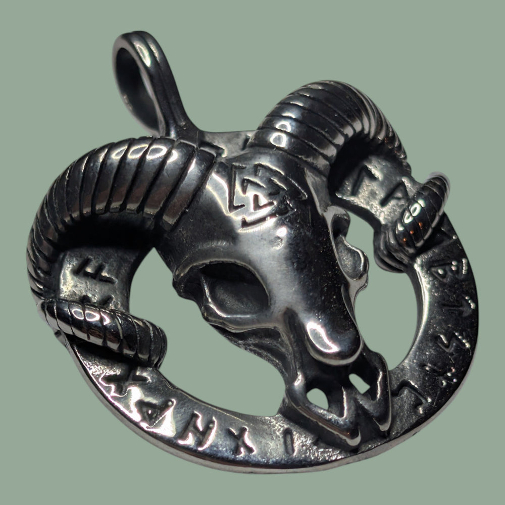 Widderschädel auf Runenkreis