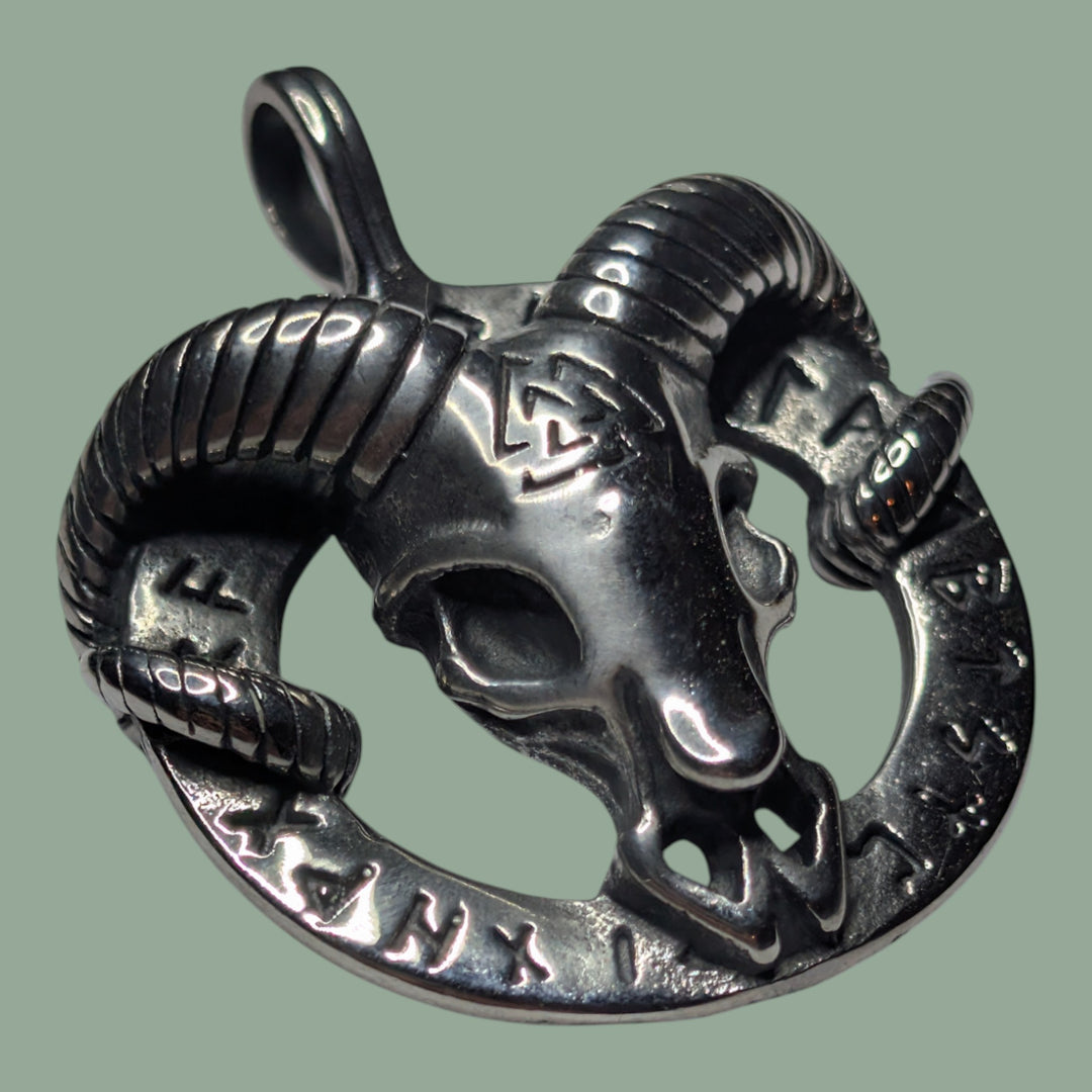 Widderschädel auf Runenkreis