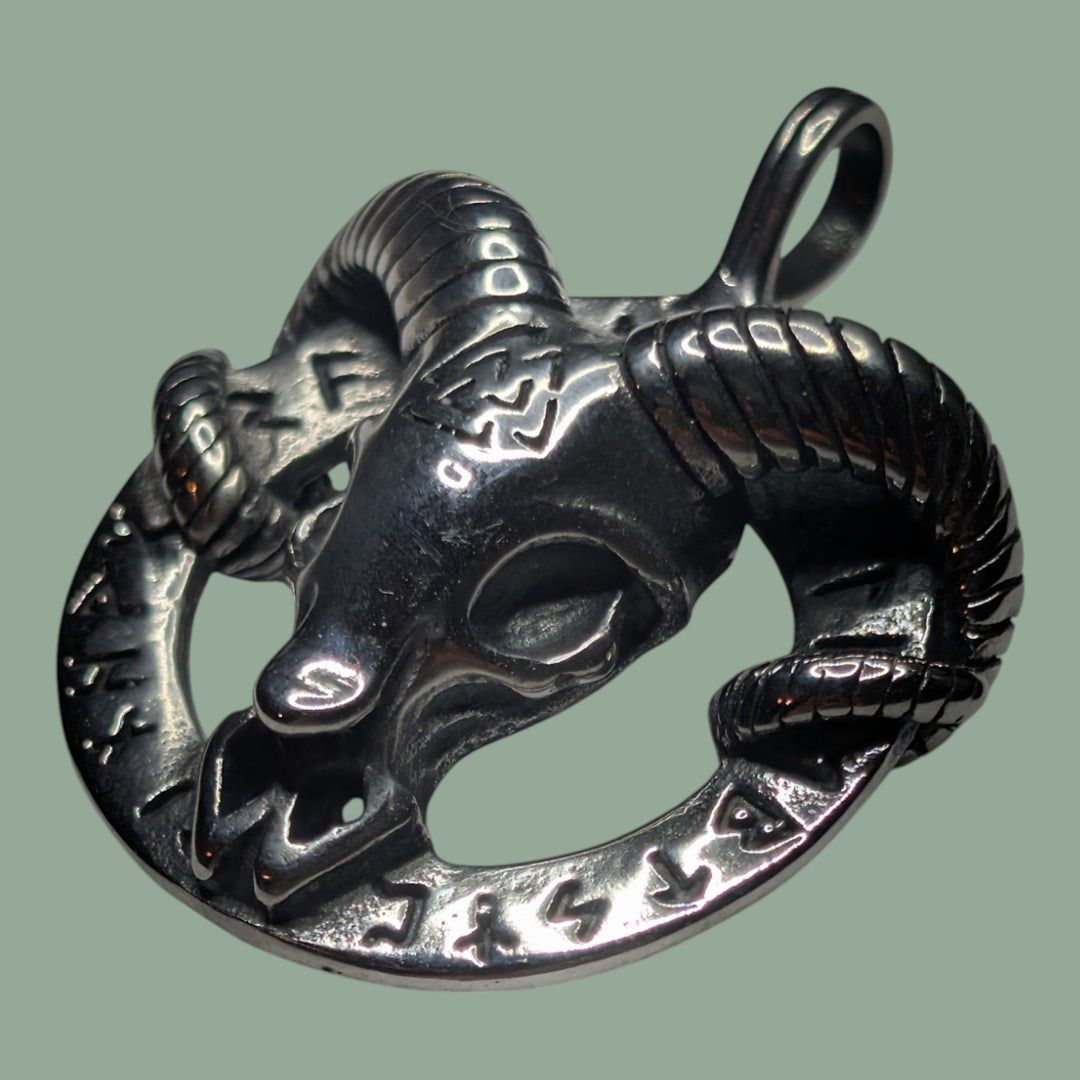 Widderschädel auf Runenkreis
