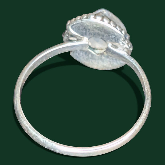 Schicker Ring aus Sterlingsilber mit quadratischem Regenbogen-Mondstein und geflochtenem Band, Größe 57.