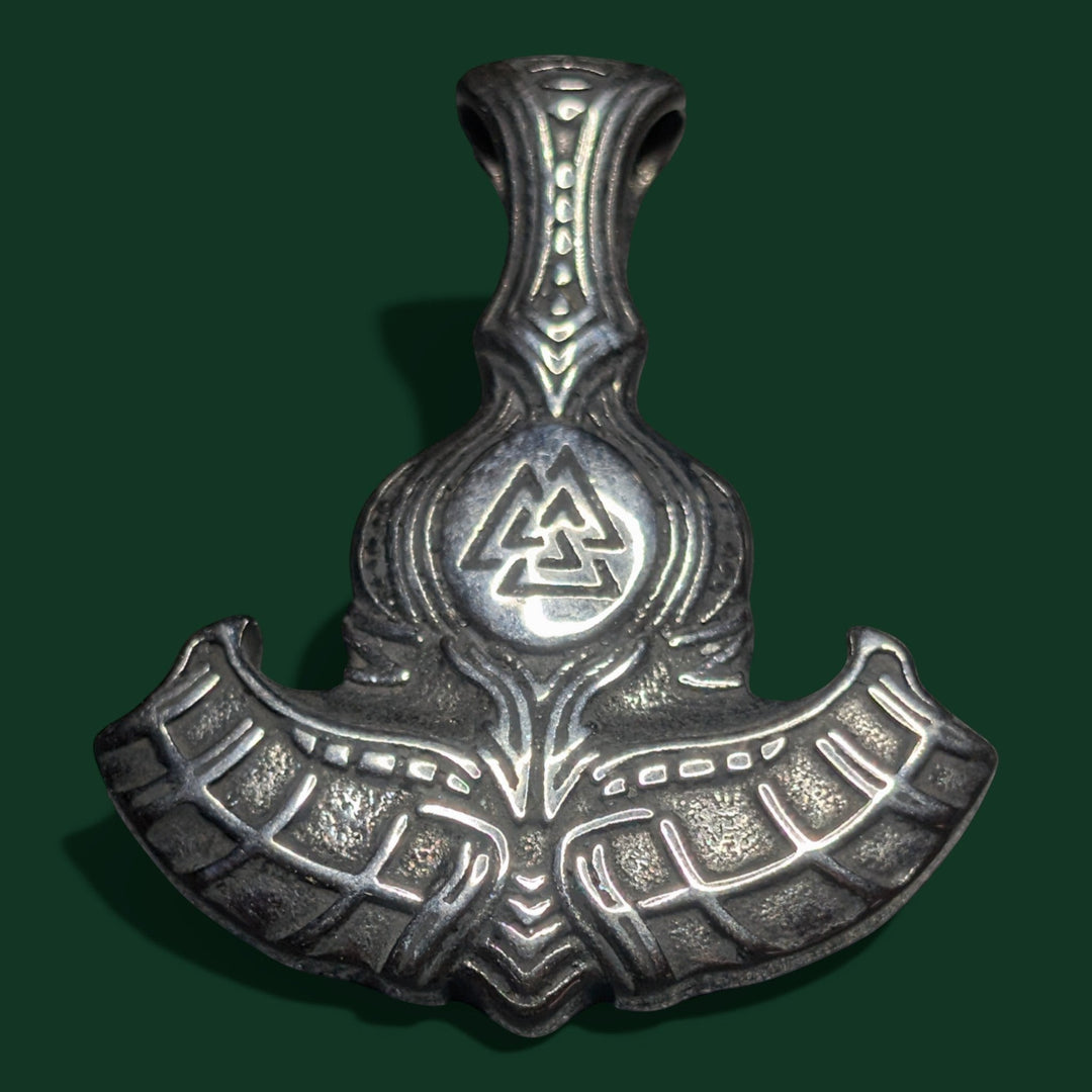 Schicker Thor-Hammer-Anhänger mit Valknut-Symbol, aus Edelstahl gefertigt, 4,4 cm x 3,7 cm.