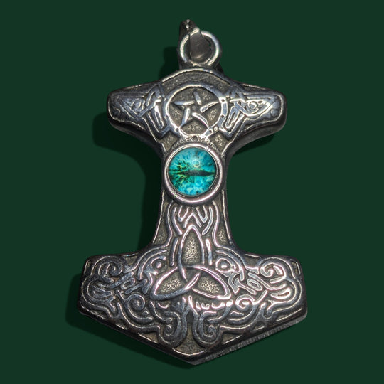 Schicker Thor-Hammer-Anhänger mit keltischem Knotenmuster und Türkisstein, aus Edelstahl gefertigt.