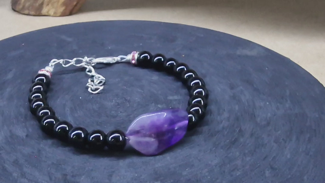 Elegantes Onyx-Armband mit Amethyst-Quarz-Inlay und Edelstahlverschluss