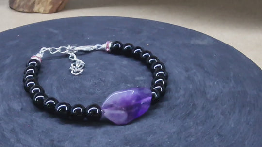 Elegantes Onyx-Armband mit Amethyst-Quarz-Inlay und Edelstahlverschluss