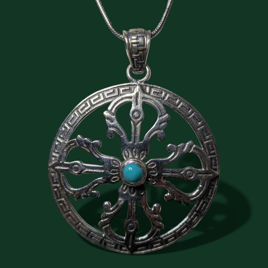 Geometrisch Anhänger aus 925er Silber für Damen mit rundem Howlit blau (Rund) der Marke Sinnikäs® in der Totalaufnahme.