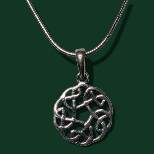Stilvolle Geschenkidee: Keltischer Knoten Anhänger aus 925er Silber für Damen (Rund) - Modell I aus bestem 925er Silber für einen besonderen Menschen.