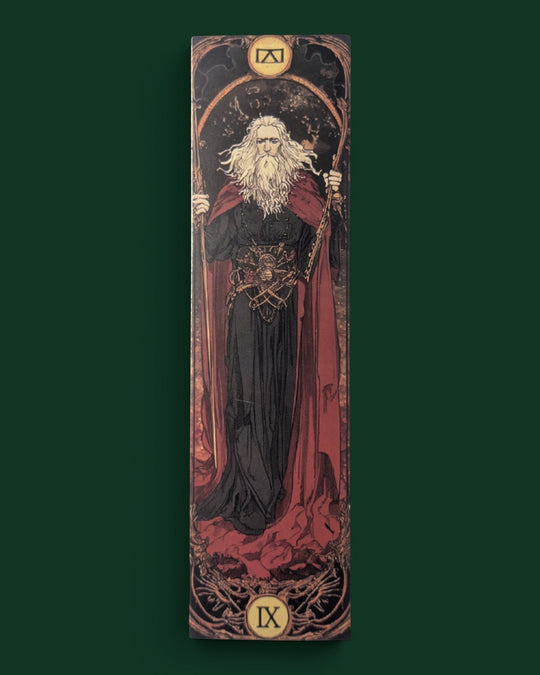 Detailaufnahme Lesezeichen mit Hexer Motiv (Variante 6) aus stabiler Premium-Pappe - Hochwertiges Buchzubehör und edles Geschenk für Leseratten.