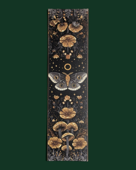 Detailaufnahme Lesezeichen mit Insekten Motiv (Variante 5) aus stabiler Premium-Pappe - Hochwertiges Buchzubehör und edles Geschenk für Leseratten.