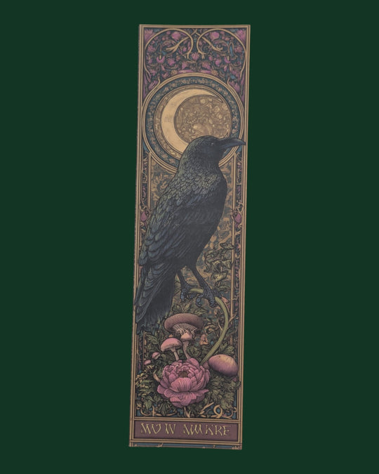 Detailaufnahme Lesezeichen mit Raben Motiv (Variante 9) aus stabiler Premium-Pappe - Hochwertiges Buchzubehör und edles Geschenk für Leseratten.