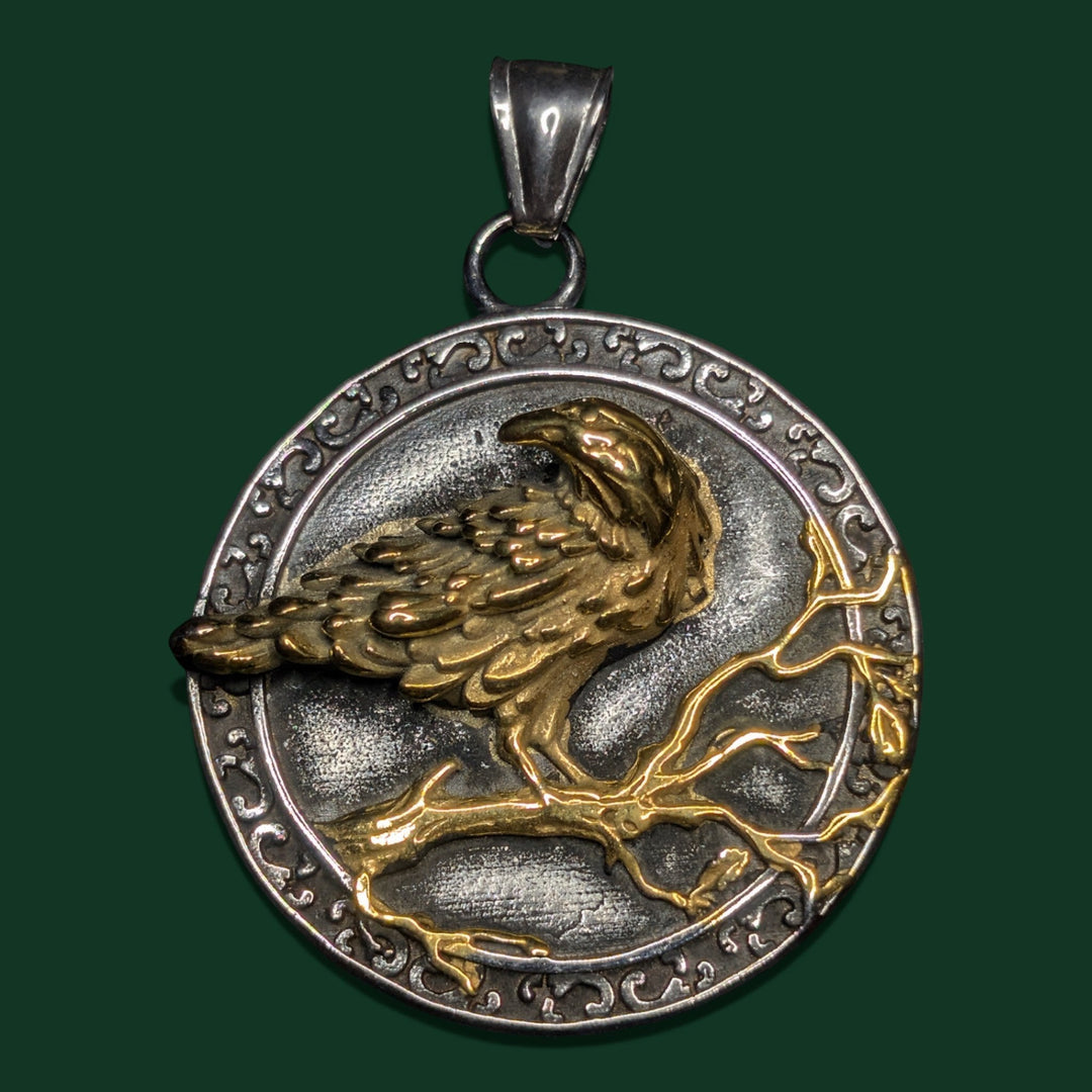 Ein Rabe Amulett (Damen und Herren) aus Edelstahl der Marke Sinnikäs®.