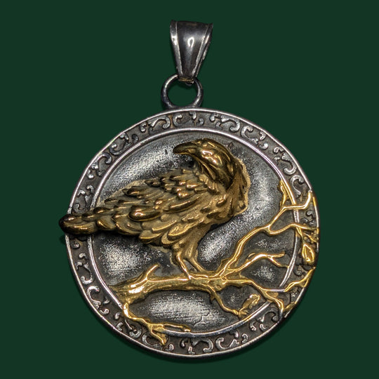Ein Rabe Amulett (Damen und Herren) aus Edelstahl der Marke Sinnikäs®.