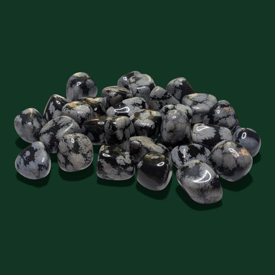 Ausgewählter Obsidian Schneeflocke Handschmeichler in Klassischer Trommelstein der Marke Sinnikäs®.