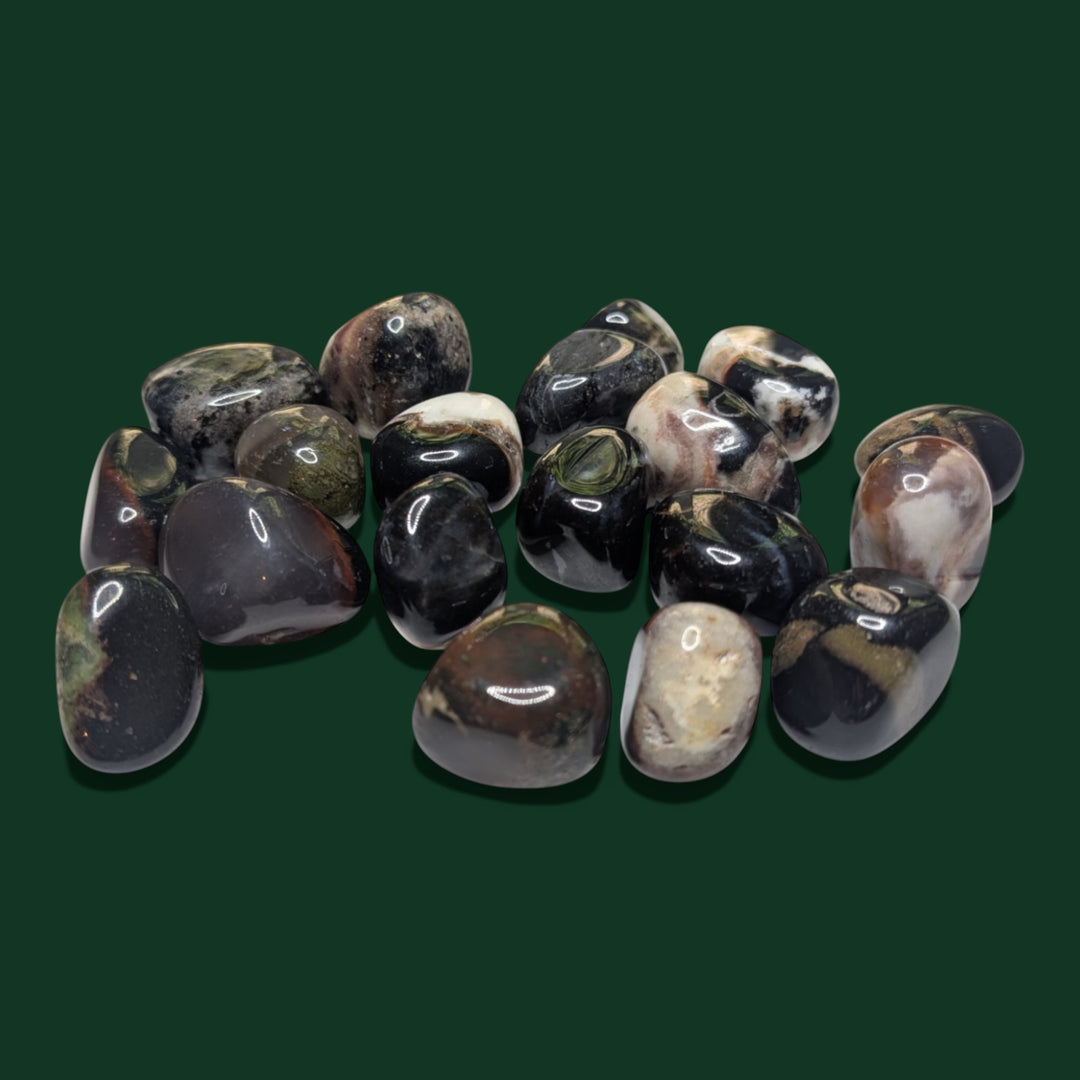 Ausgewählter Onyx Handschmeichler in Klassischer Trommelstein der Marke Sinnikäs®.