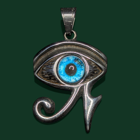 Produktansicht: Spiritueller Anhänger aus Edelstahl (Horusauge) – edles Design und präzise Verarbeitung im Fokus.