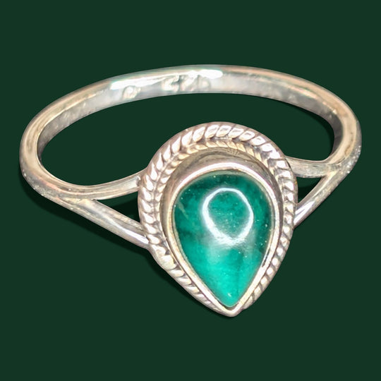 Detailaufnahme vom Ring aus 925er Silber von Sinnikäs®.