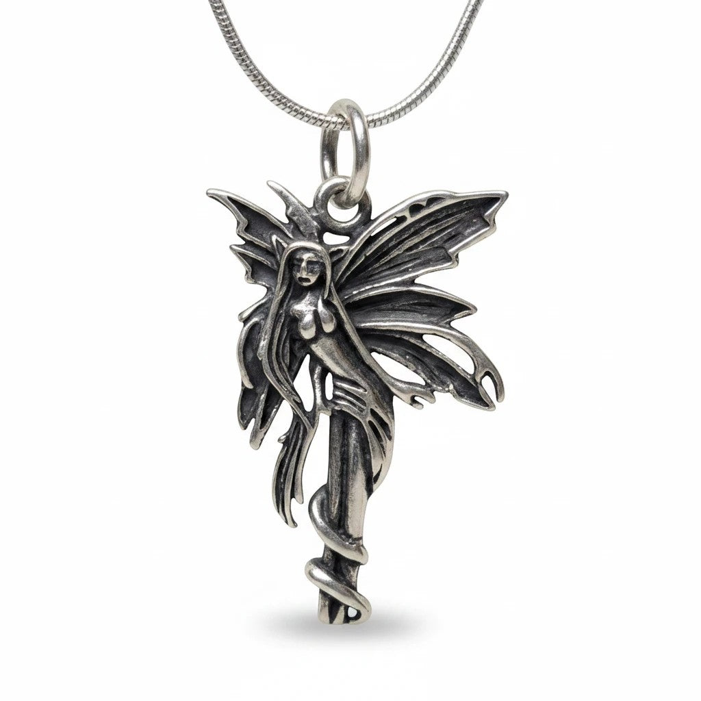 Sinnikäs Fee Anhänger aus 925er Silber mit detailliertem Feen-Motiv, elegant und zeitlos für Damen.