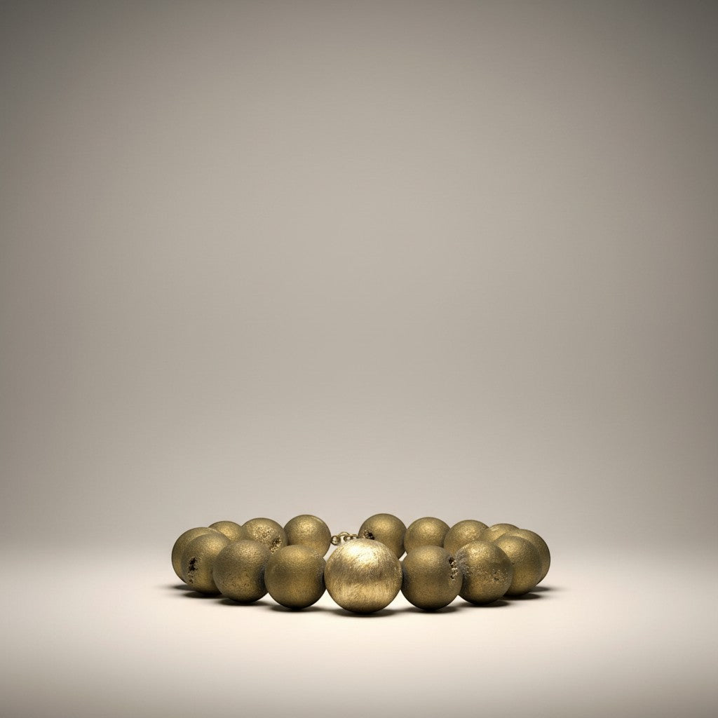 Sinnikäs goldfarbene Geoden Achat Halskette mit vergoldeten 925 Silberkugeln, 49cm lang.