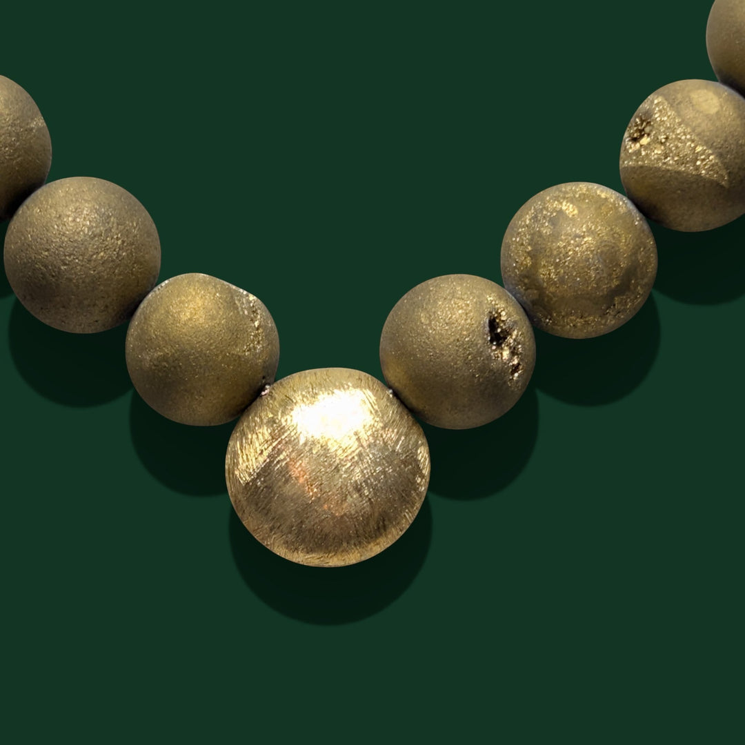 Sinnikäs goldfarbene Geoden Achat Halskette mit vergoldeten 925 Silberkugeln, einzigartige natürliche Muster, 49cm