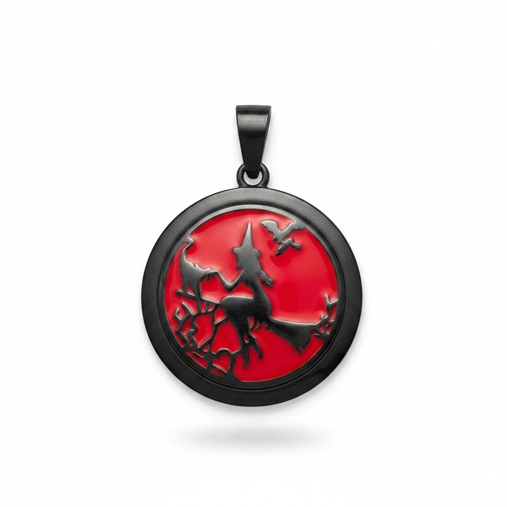 Sinnikäs Edelstahl-Anhänger Hexe auf Besen mit rotem Hintergrund und schwarzer Silhouette, mystisches Design.