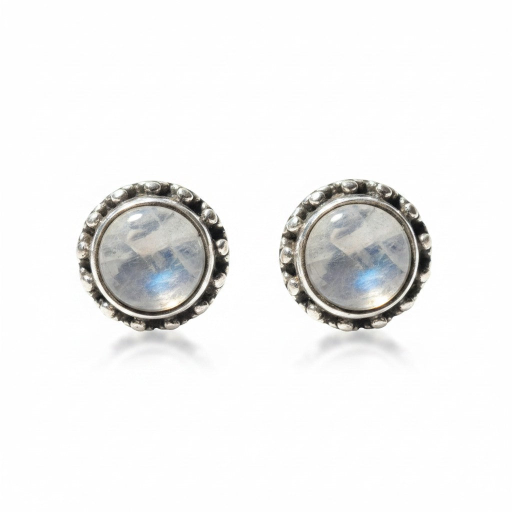 Sinnikäs Ohrstecker aus Sterling-Silber mit facettiertem Mondstein und rhodinierter Oberfläche, 925er Silber.